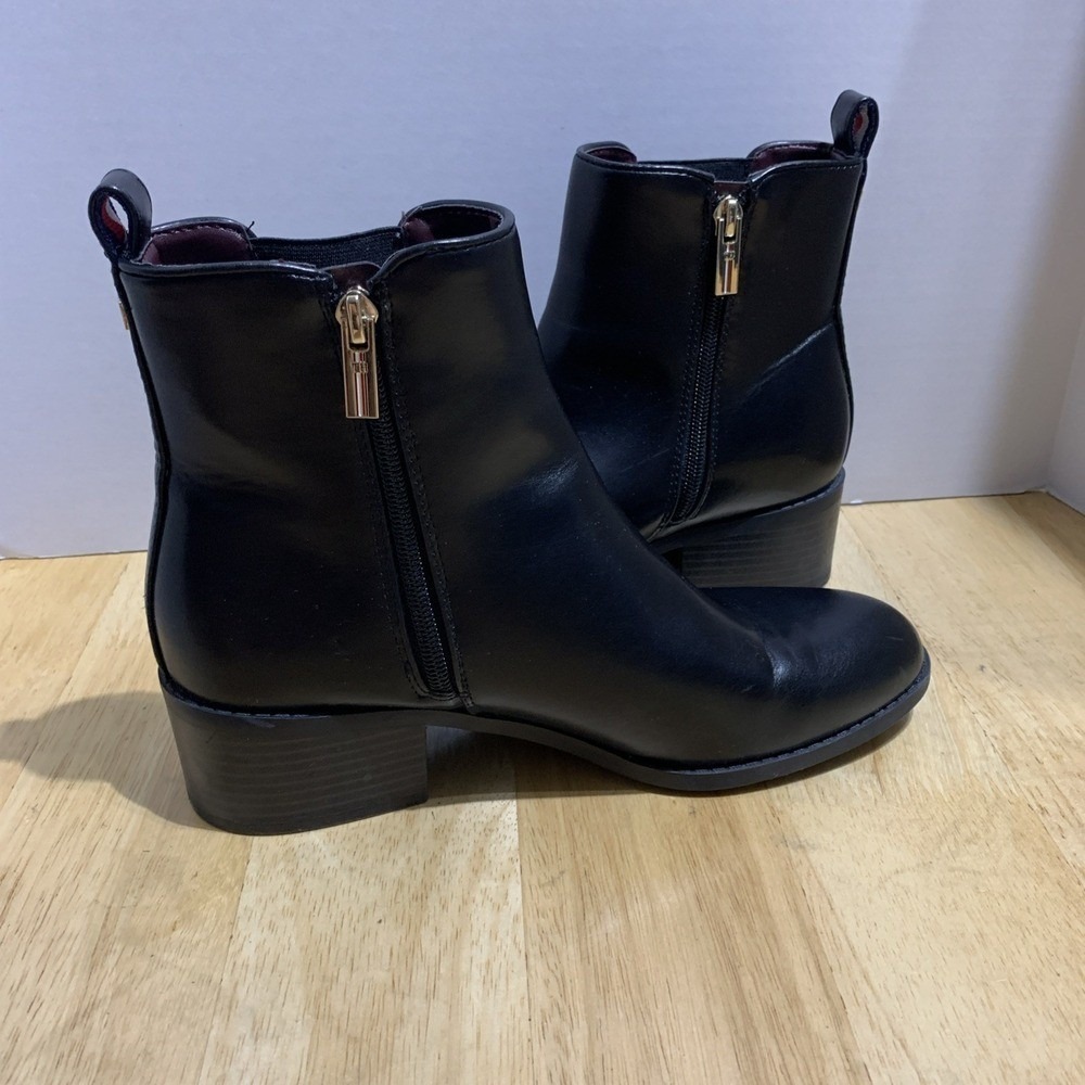 Tommy Hilfiger Women's Black Braeโ Mid Heel Pull On Chelsea Boots Size 8.5M